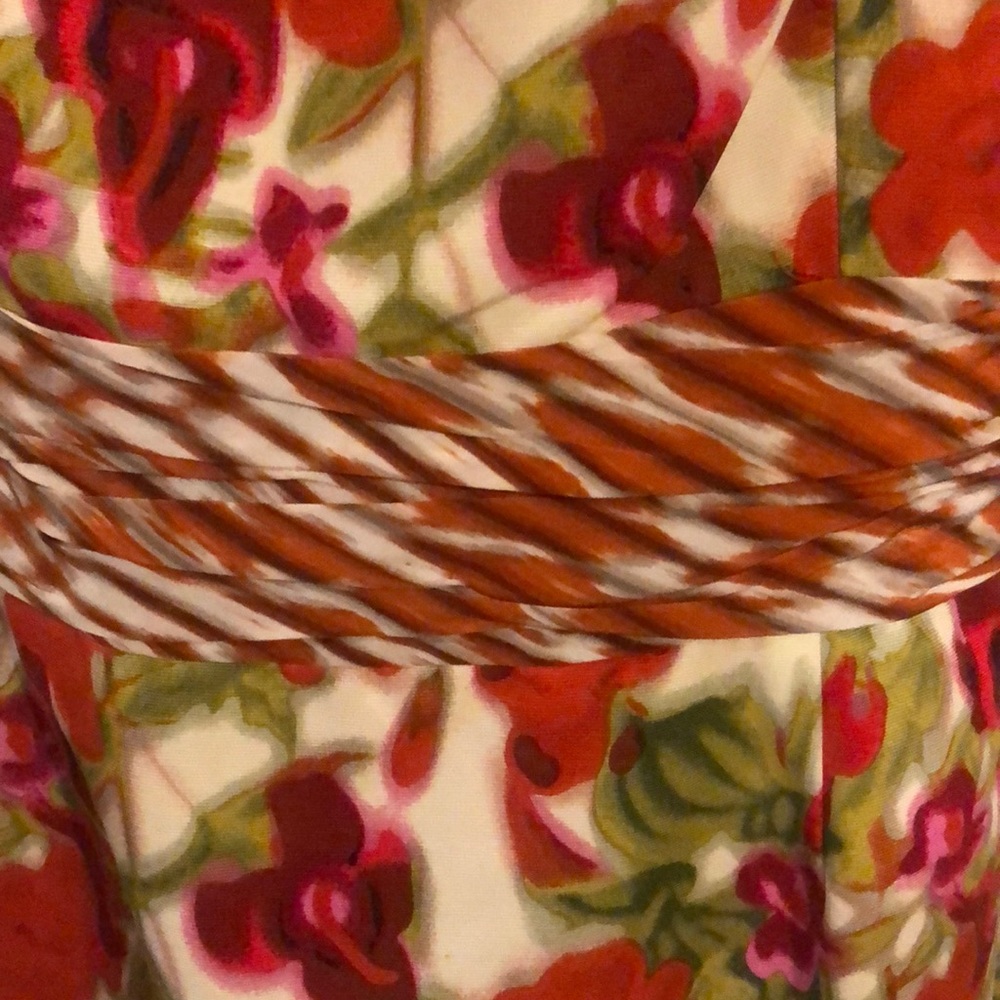TAYLOR FLORAL DRESS, SIZE 6 - Picture 3 of 4